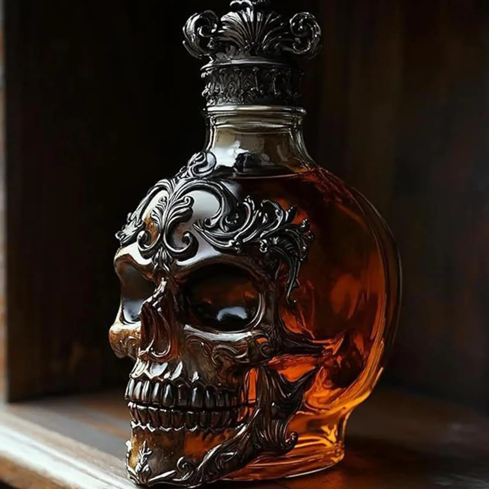 Halloween Decorations Skull Decanter Skull Shaped Whiskey Decanter Bottle Handcrafted Gothic Glass Bottle for Home Bar Bourbon 251104