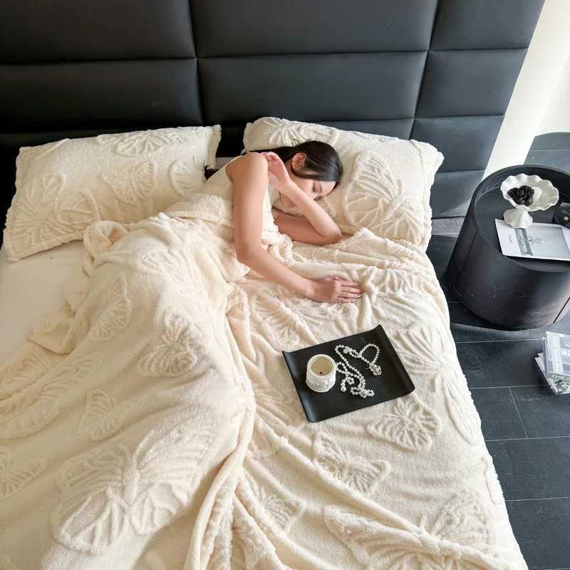 2025 New Winter Flannel Blanket A Coral Fleece Blanket Solid Color Office Nap Blanket No case C251111