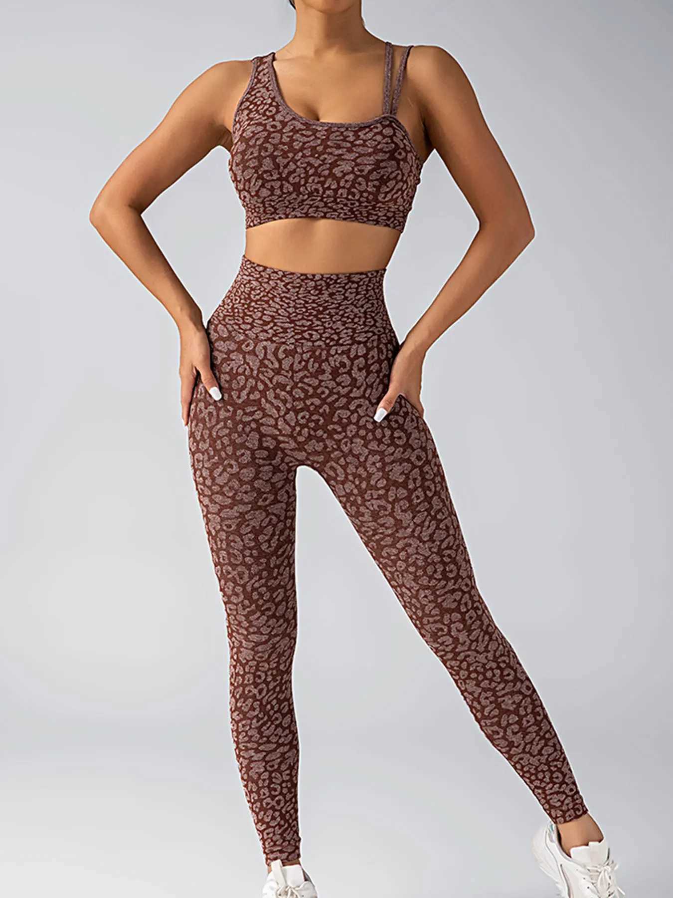 The female leopard print high waisted yoga set is an ideal choice for fitness enthusiasts and daily wearW250411