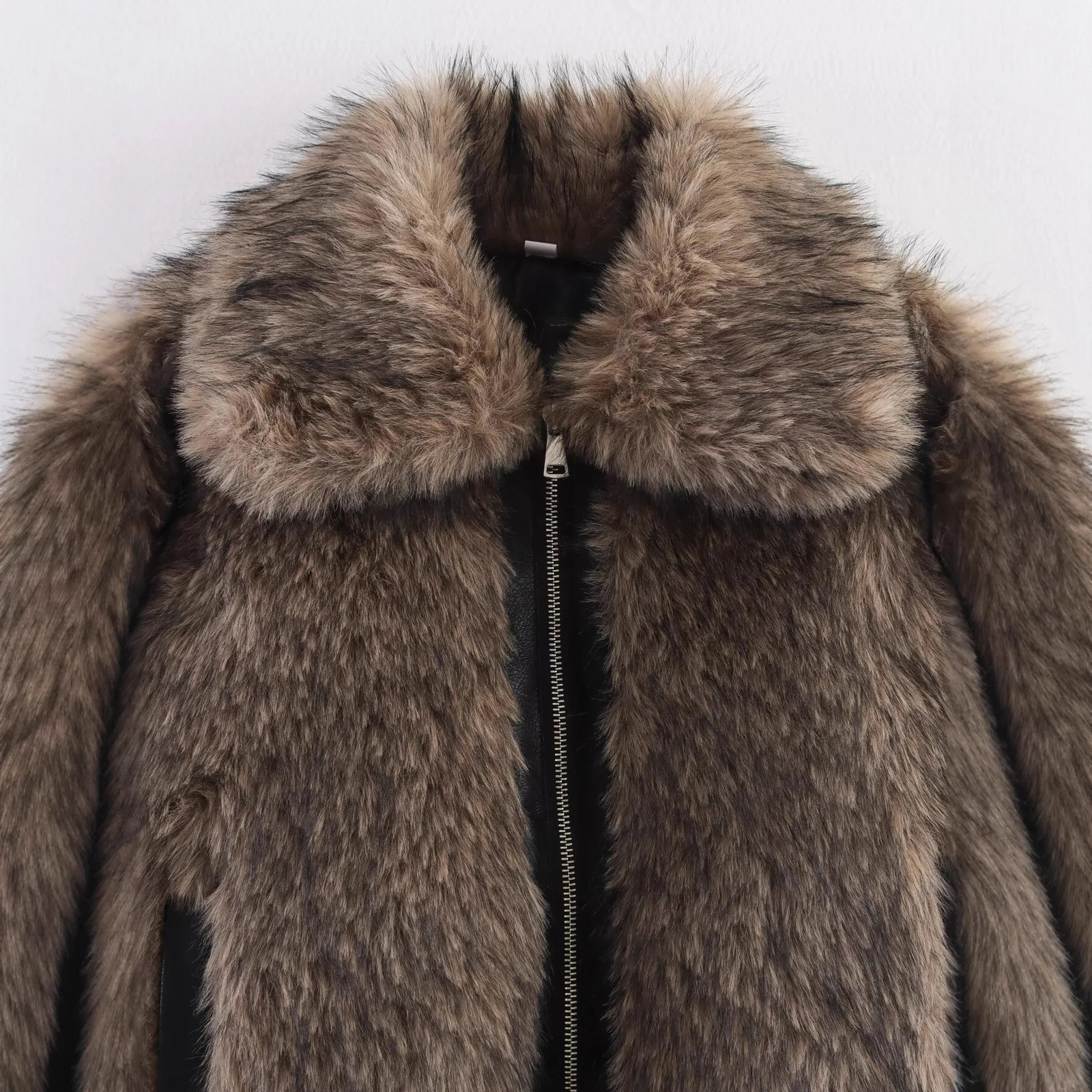 Street Winter Women Eco Fur Jacket Gradient Leather Spliced Artificial Coat For Lady Long Hair Thick Female Fluffy 251103