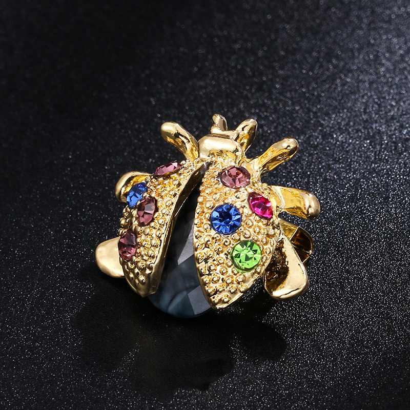 Exquisite Insect Shaped Design Charming Rhinestone Carved Brooch Seven Star Ladybug Shaped Temperament For Womens Daily Wear And Decoration Brooch