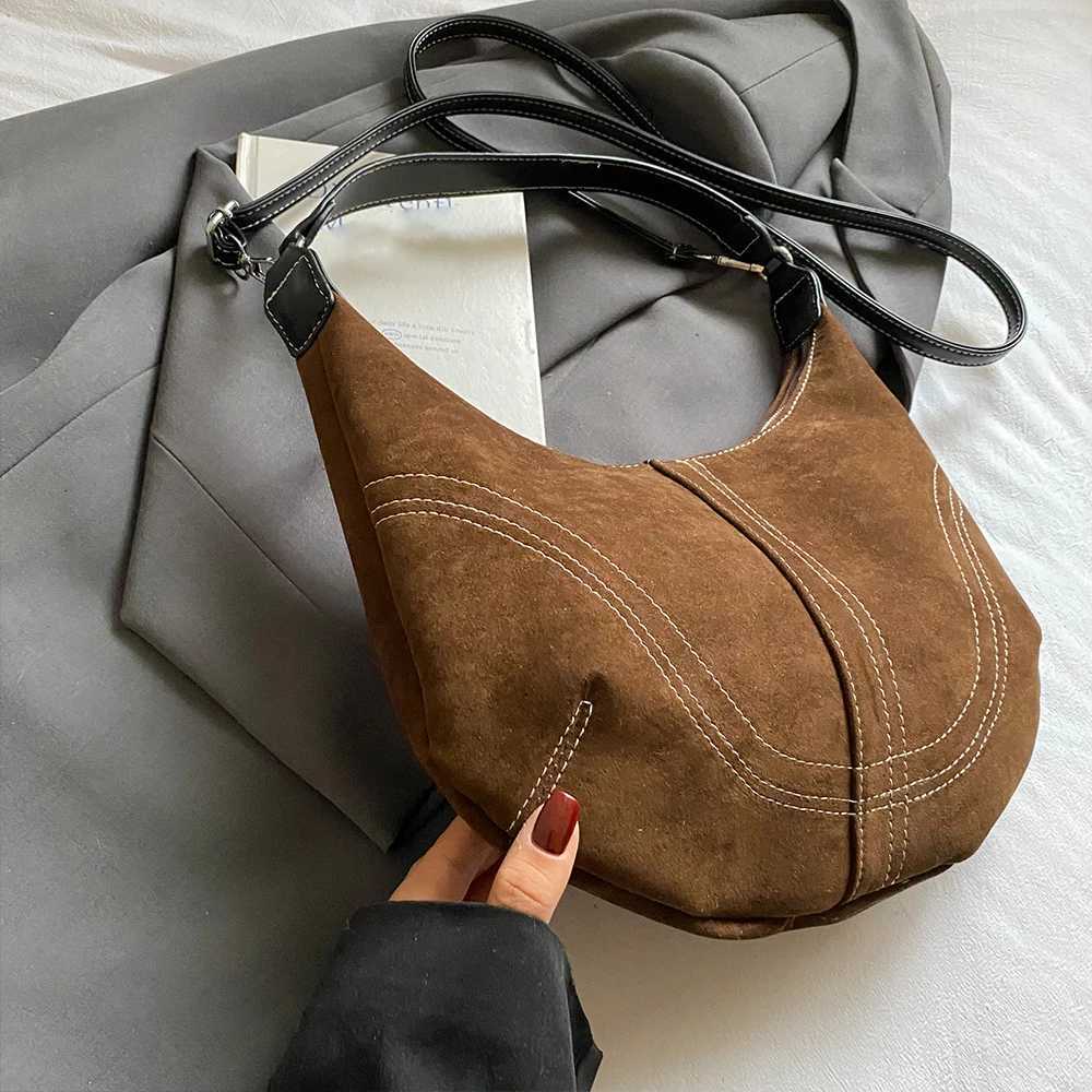 New Womens Underarm Bag with a Fashionable and Luxurious Feel Lazy and Versatile Semi-Circular Bag Single Shoulder Crossbody BagT251110