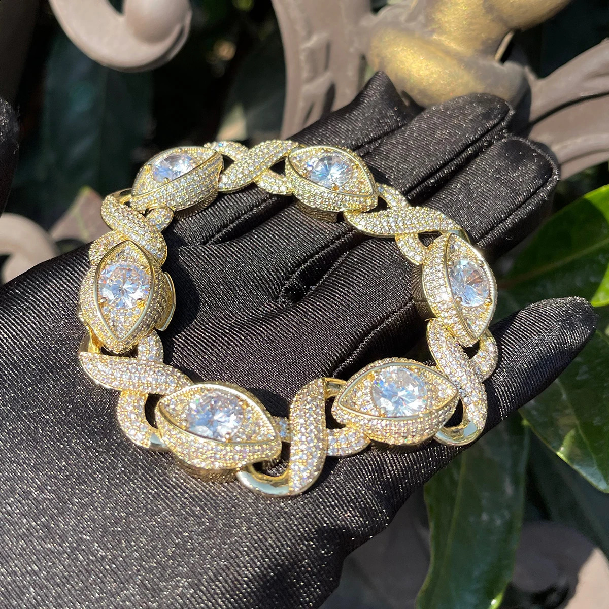 Bubble Letter Iced Out Shape 8 Eye Cuban Link Bracelet for Men Prong Setting Hip Hop Jewelry 250408