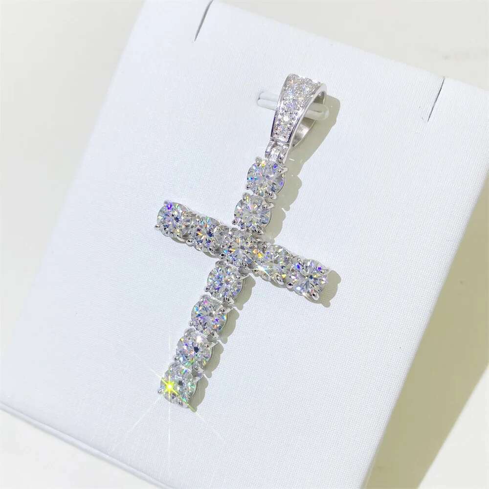 8MM Full Moissanite Diamond D Color Cross Pendant S925 Sterling Sliver White Gold Moissanite Pendant for Women Men