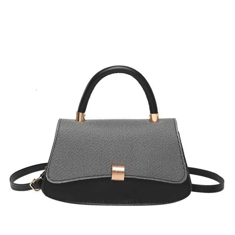 Spring New Women Luxury Handbag Fashionable Crossbody Bag Simple Square Bag Ins Style Shoulder BagT251110
