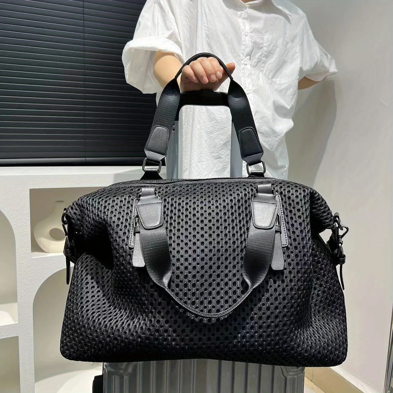 Womens travel bag simple leisure vacation large waterproof nylon mesh shoulder messenger 251110