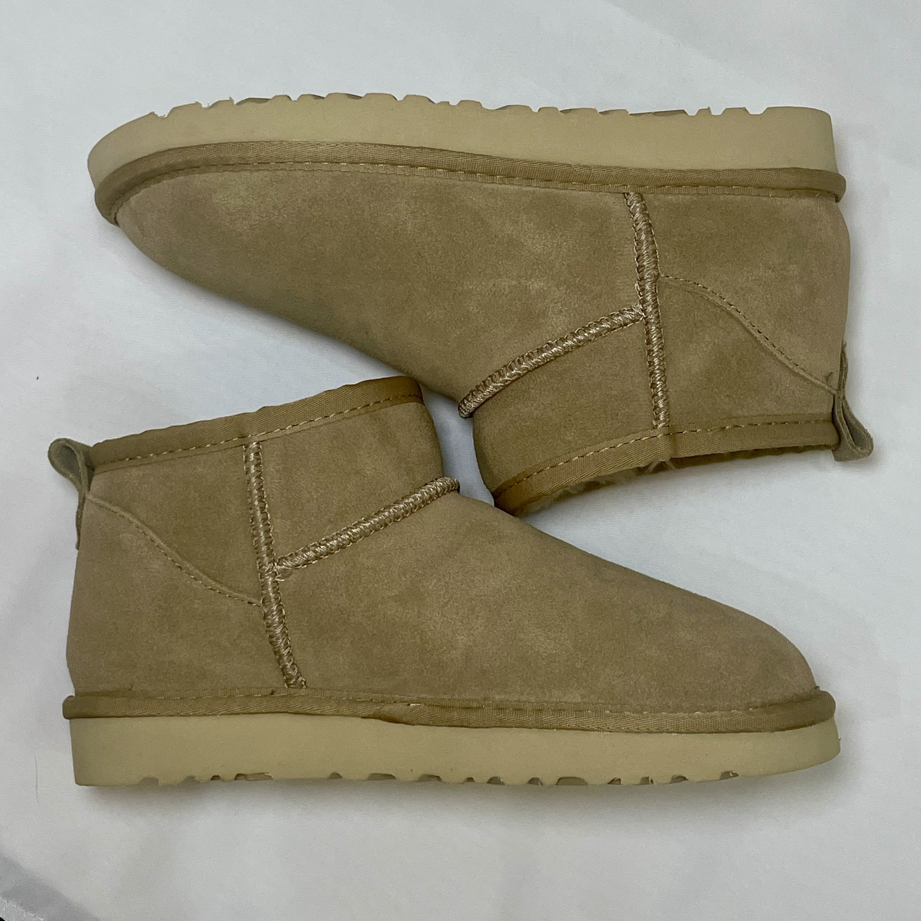 2026 New Winter Warm Wool Lined Short Boots Cotton Shoes Neutral Non slip Soft Bottom Comfortable Inflatable Cotton Shoes Men and Women Same 35-44 Siz