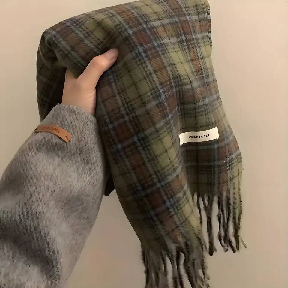 Cozy Winter Scarves for Women Vintage Green Plaid Wrap with Elegant Tassel Soft Thickened Fashion Shawl 251030