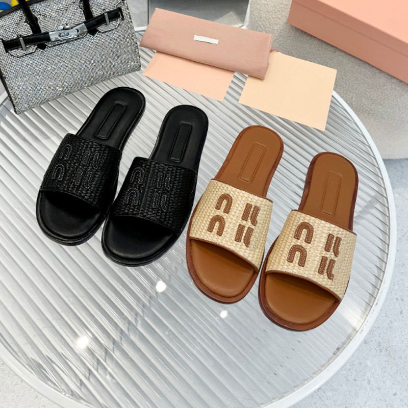 New Triangle Straw Weave Slipper Sandal Platform Raffias Slippers Designer Womans Summer Flat Heel Casual Flip Flops Outdoors Pool Sliders Beach