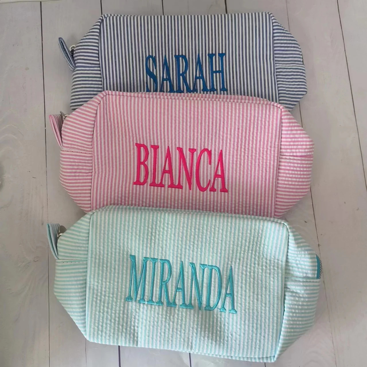 Personalized Name Seersucker Toiletry Bag Custom Embroidered Name Monogrammed Cosmetic Bag for Women Travelling Makeup Bags 250407