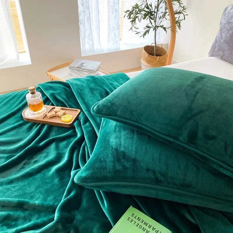 Soft Flannel Fleece Blanket Plush Velvet ThrowsDark Green Bed Linen Sheet Bedspread Home Office 200230cm Summer Quilt C251111