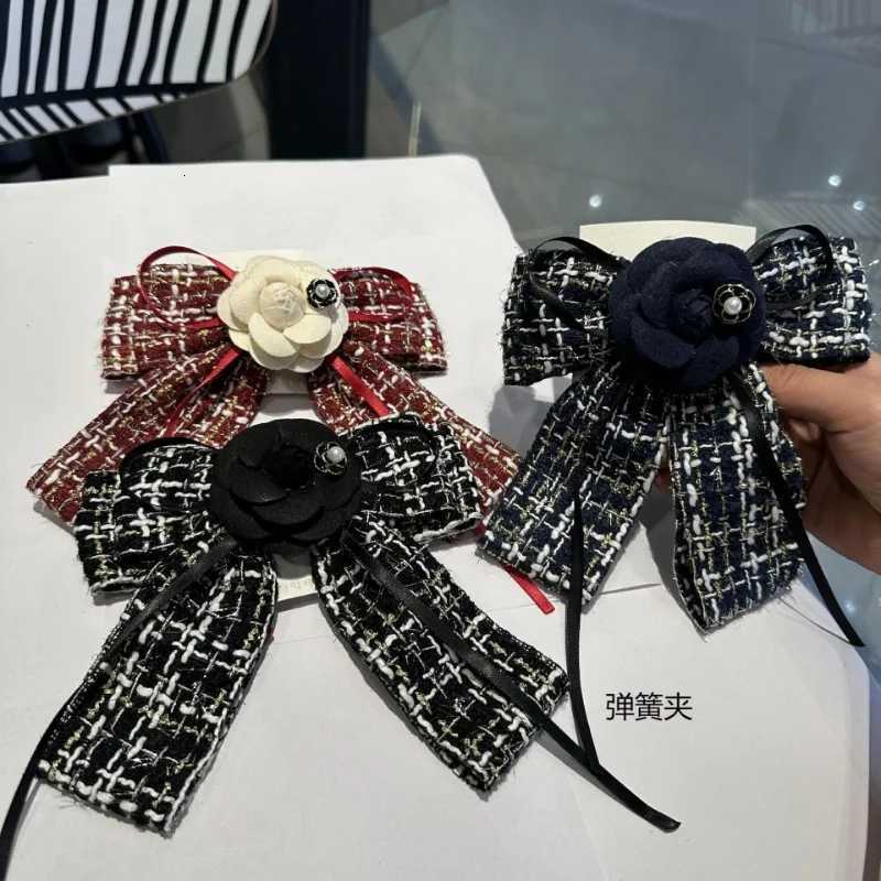 Luxury High-end Fabric Bow Hair Clips Spring Clip Fashion Camellia Flower Hairpins Temperament Barrettes Korean Hair Accessories Y251111