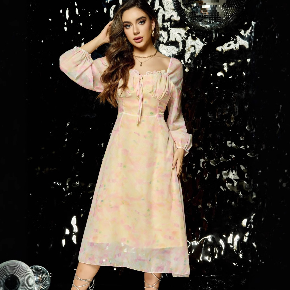 Exquisite long sleeved floral fairy with a high-end feel super beautiful appearance, covering the stomach reducing age, French autumn and winter dress