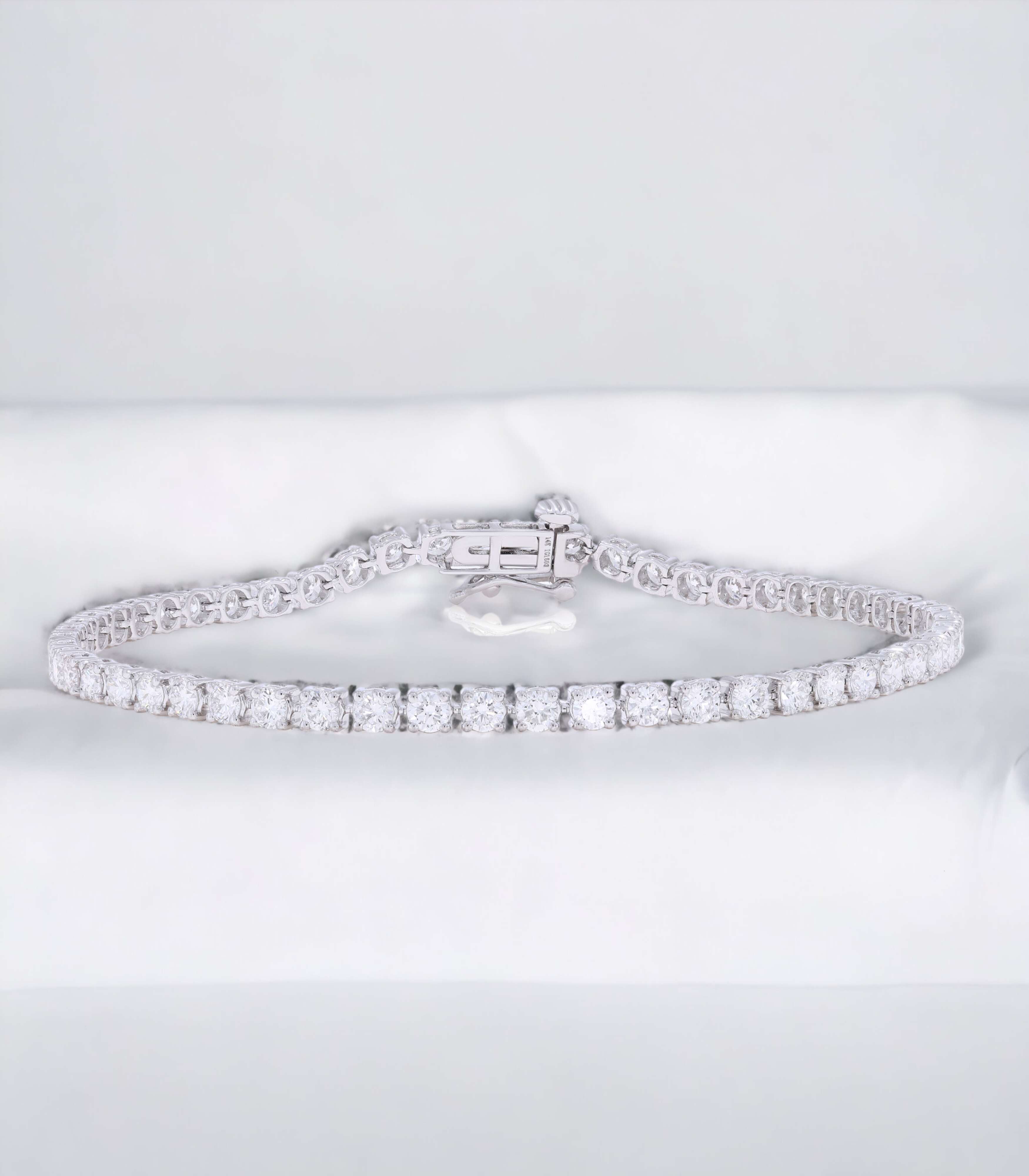 Frosty 3.00Ct Moissanite Brilliance Round Moissanite Tennis Bracelet in 14K White Gold Wholesale OEM