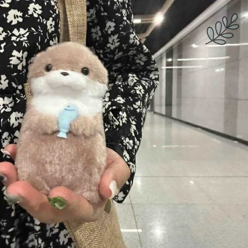 Cute Otter Handheld Fish Plush Pendant Keychain Fashion Backpack Keychain Pendant Cute School Bag Keychain Wallet Pendant W250411