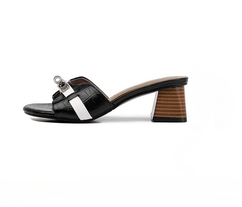 free shipping designer sandals for womens ladies 2025 Summer New Coarse Heel Soft Bottom Small Gold Buckle Fashion Casual Outerwear Size 35-40 for dai