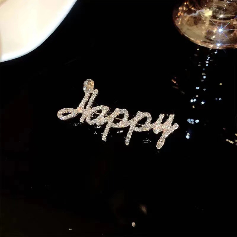Delicate Women Designer Letter Brooches Gold Plated Inlay Crystal Rhinestone Jewelry Brooch Charm Pearl Pin Marry Birthday Party Gifts Accessories Fre