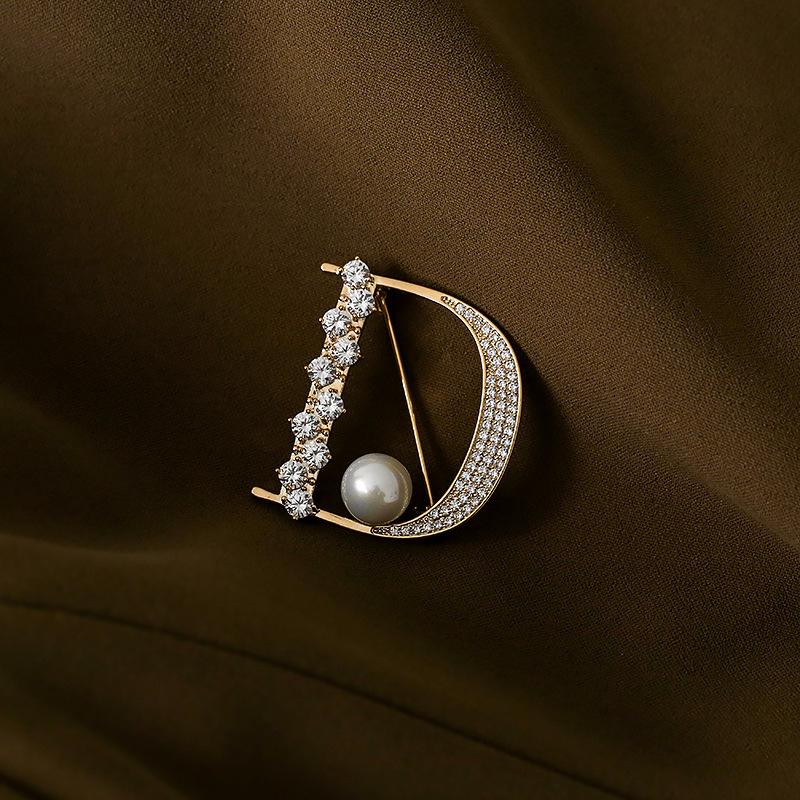2025 Luxury Brooch Women Wholesale Designer Brooches Inlay Crystal Rhinestone Jewelry Gold Silver Brooch Charm Pearl Pin Mother's Day Gift Party 