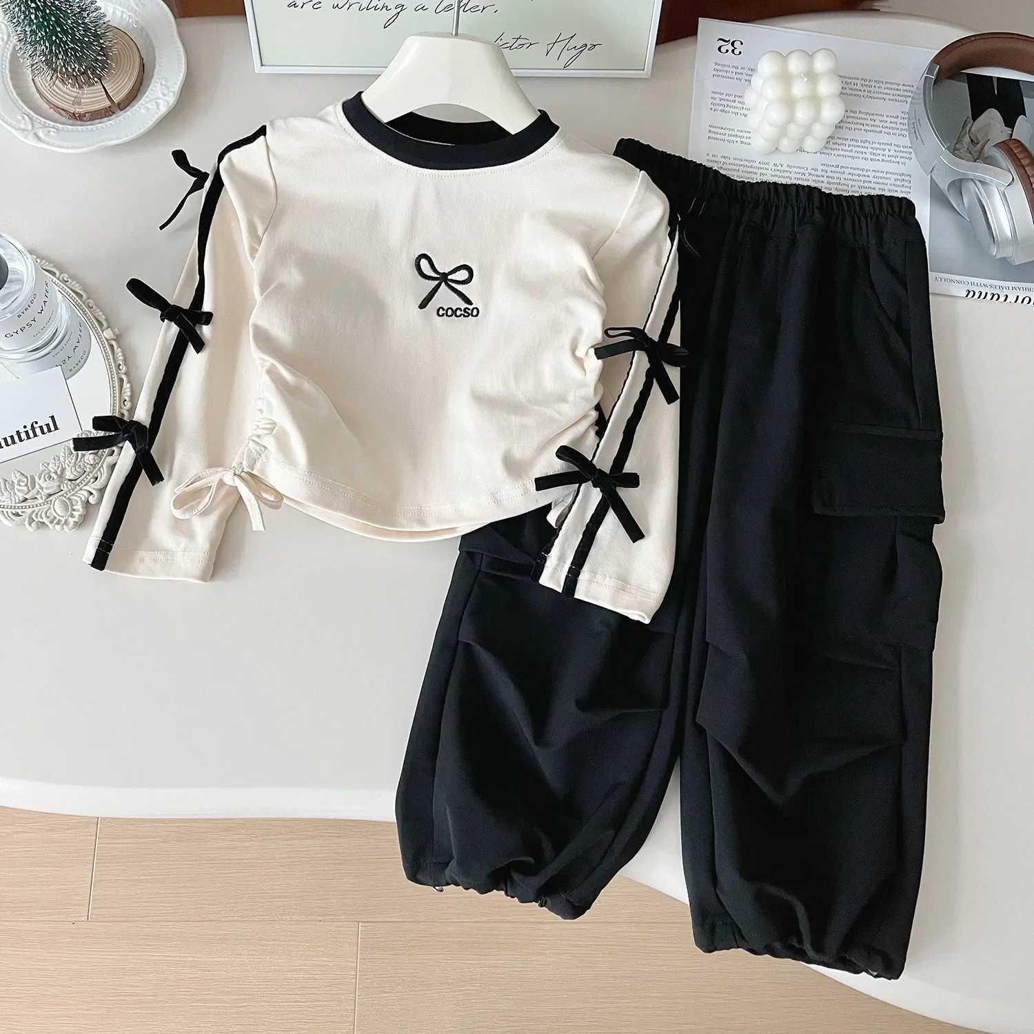Autumn girls two-piece printed butterfly waist top+solid color cargo pants childrens clothing childrens clothing girls clothingXJ250410