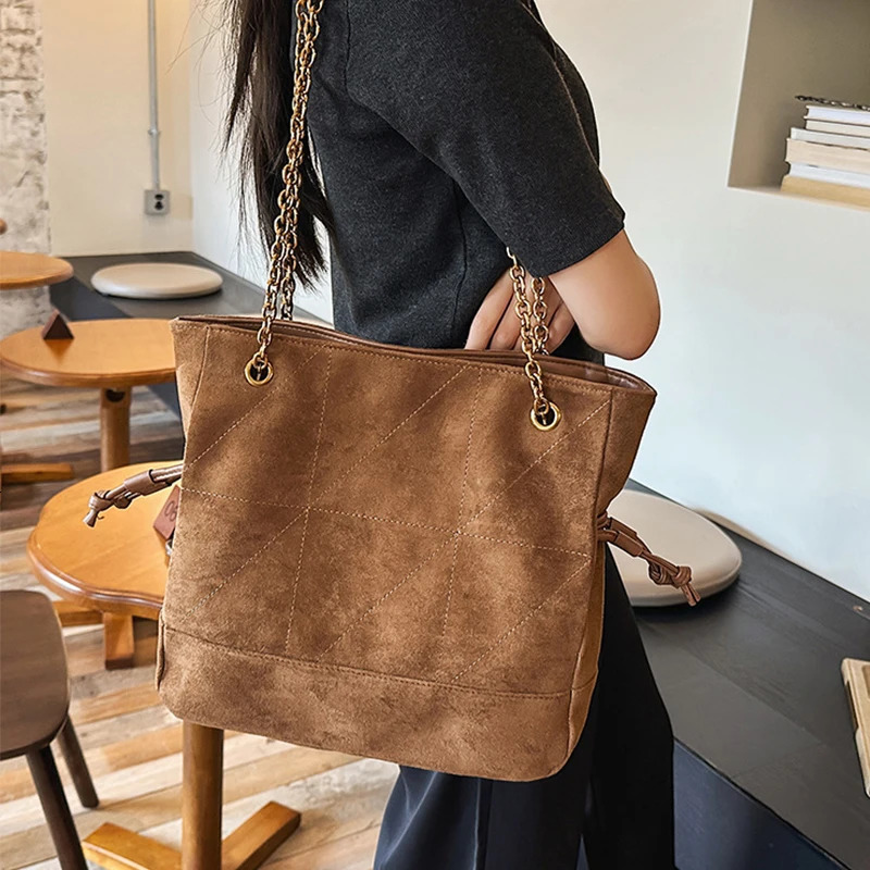 Diamond-shaped Underarm Bag Women Retro Fashion Versatile Drawstring Chain Bag Textured Hardware Shoulder Bag 251110