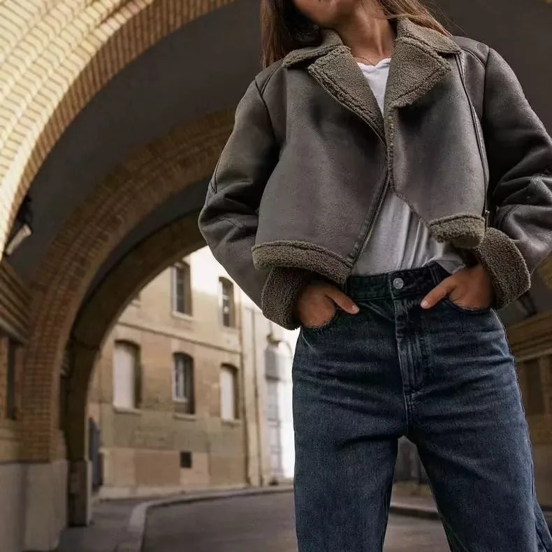 Warm Fleece Lined Loose Motorcycle Style Jacket Womens Winter Outerwear Short Leather Coat Comfortable Casual Street Style 251105