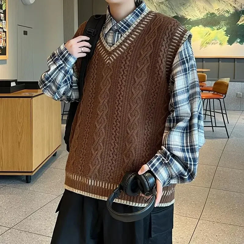 Loose Knitted Sweater Vest Twist Yarn Vneck College Style for Men And Women Autumn Winter Fashion Retro Layering Top 251104