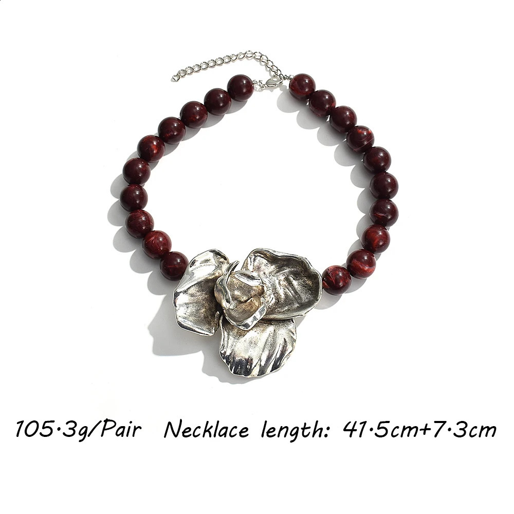 metal rose necklace for womens fashion short and chubby red and black resin bead pendant necklace jewelry accessories 250409