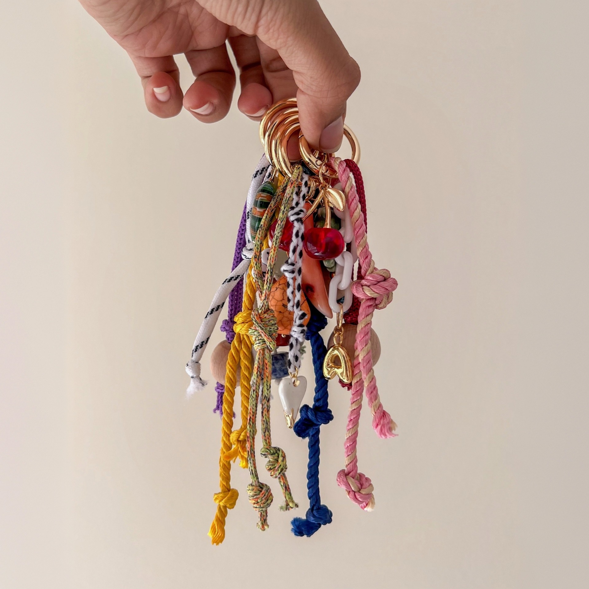 Niche High-End Retro Elegant Bag Charm New Versatile Colorful Cord Chain Series Classy Backpack Pendant