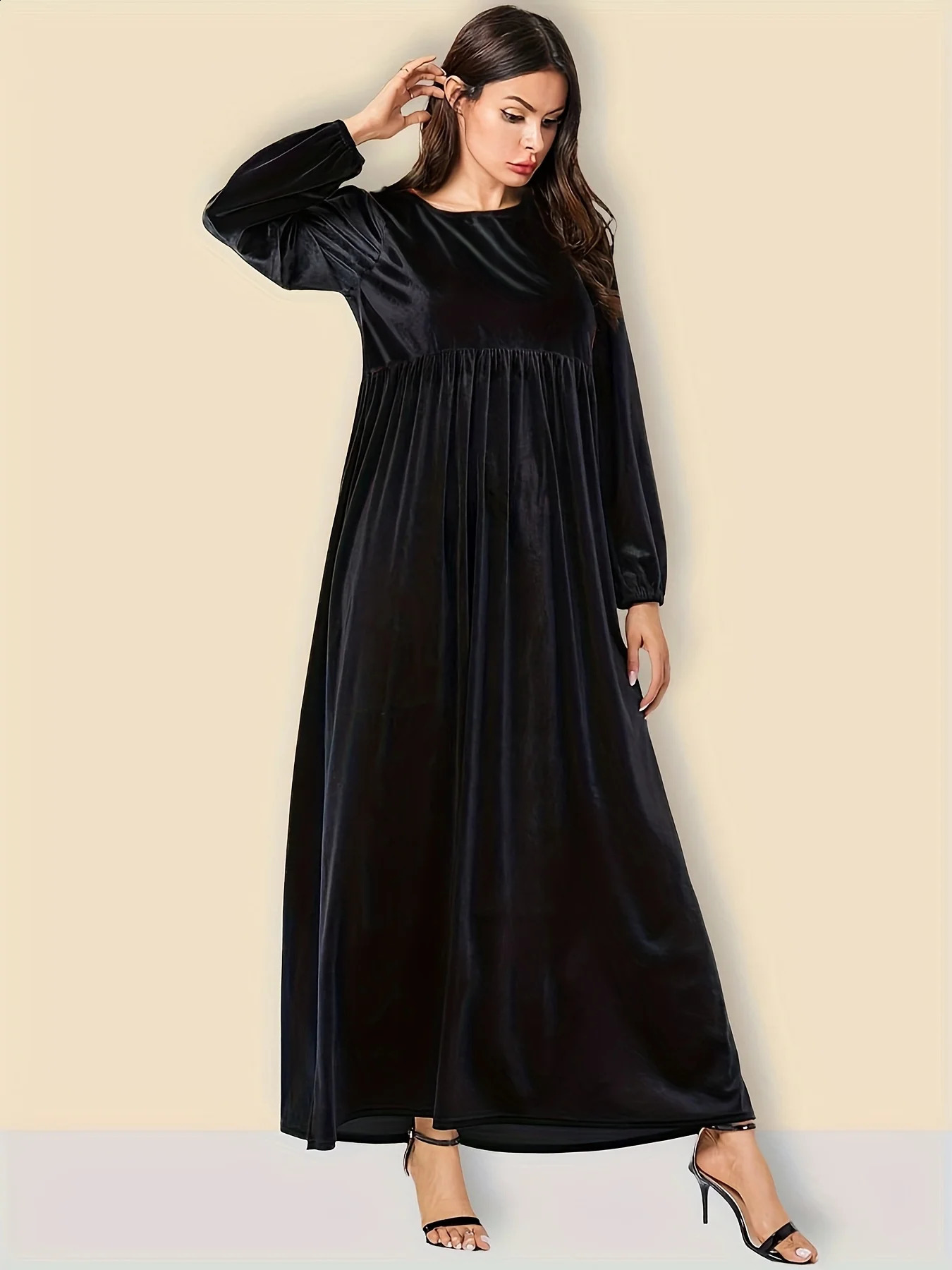 Plus size womens autumn and winter item solid color velvet slim fit long sleeved swinging Aline tight fitting dress 250401