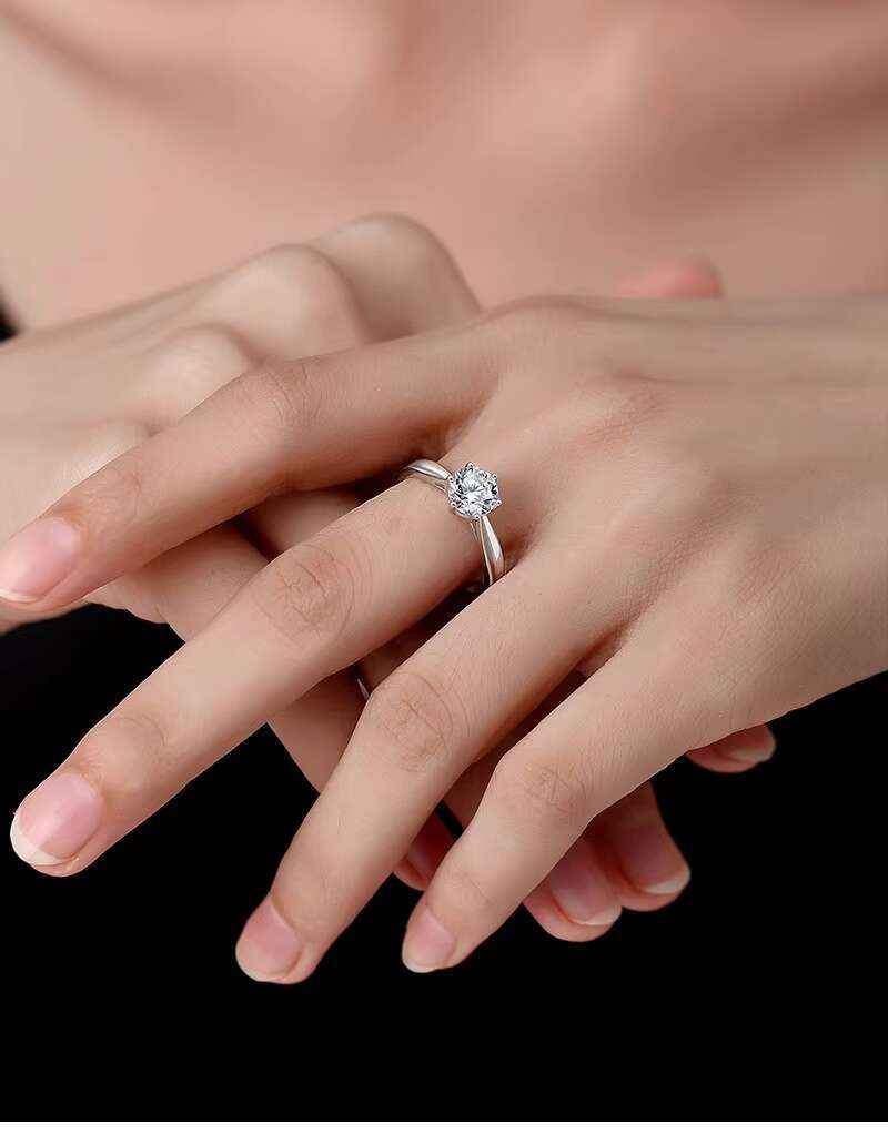 Fine Jewelry Manufacturer 1 Ct Rhodium Plated Filled 925 Sterling Silver Jewelry Engagement Wedding Moissanite Ring for Women
