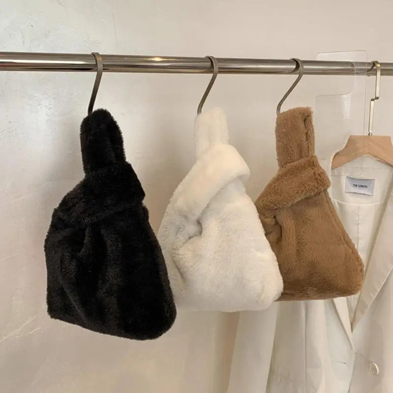 Winter Plush Handbag Soft Plush Bag Big Womens Plush Bags For Woman Warm Velvet Female Small Handbag Underarm Bag 251110