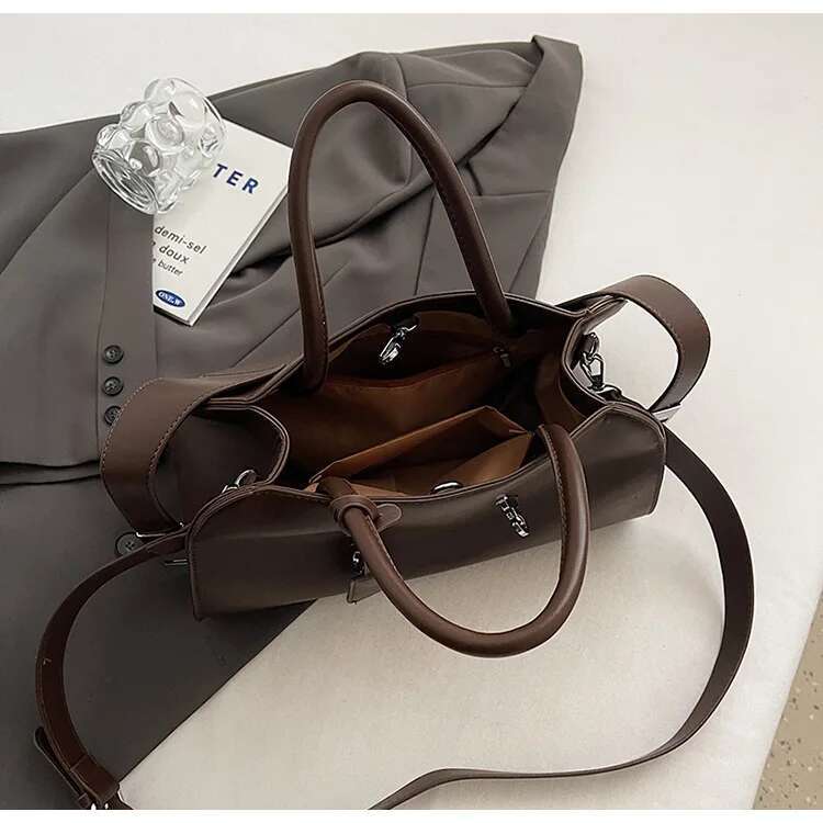 Fashion Large Capacity Women Handbags Designer Chic Lock Shoulder Bags Pu Leather Crossbody Trend Commuter Bag 2025