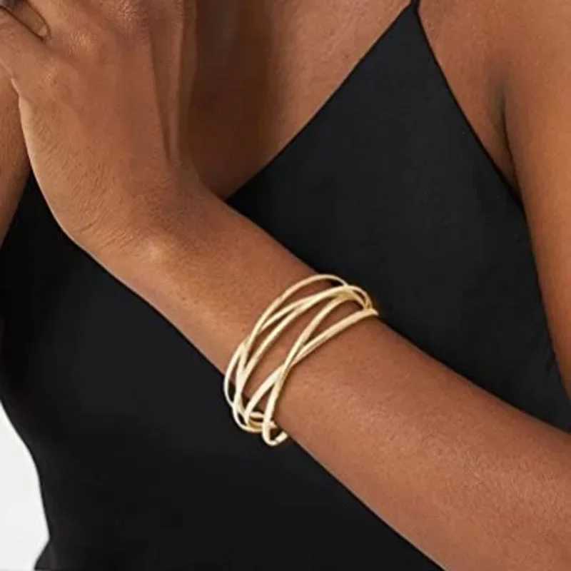 Punk Hollow Alloy Bangles for Women Gold Silver Color Cuff Bracelet Open Adjustable Arm Bracelets 2024 Summer Fashion JewelryC250410
