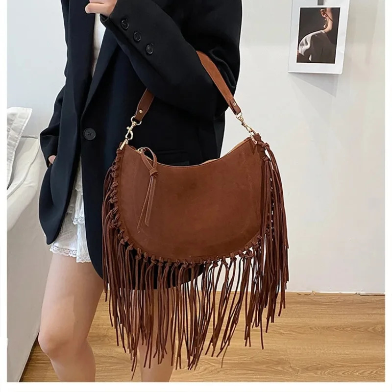 Faux Suede Shoulder Bags for Women Frosted Fringe Travel Tote bags Trendy Crossbody Bags Retro Handbags Vintage Commuter Bag 251110