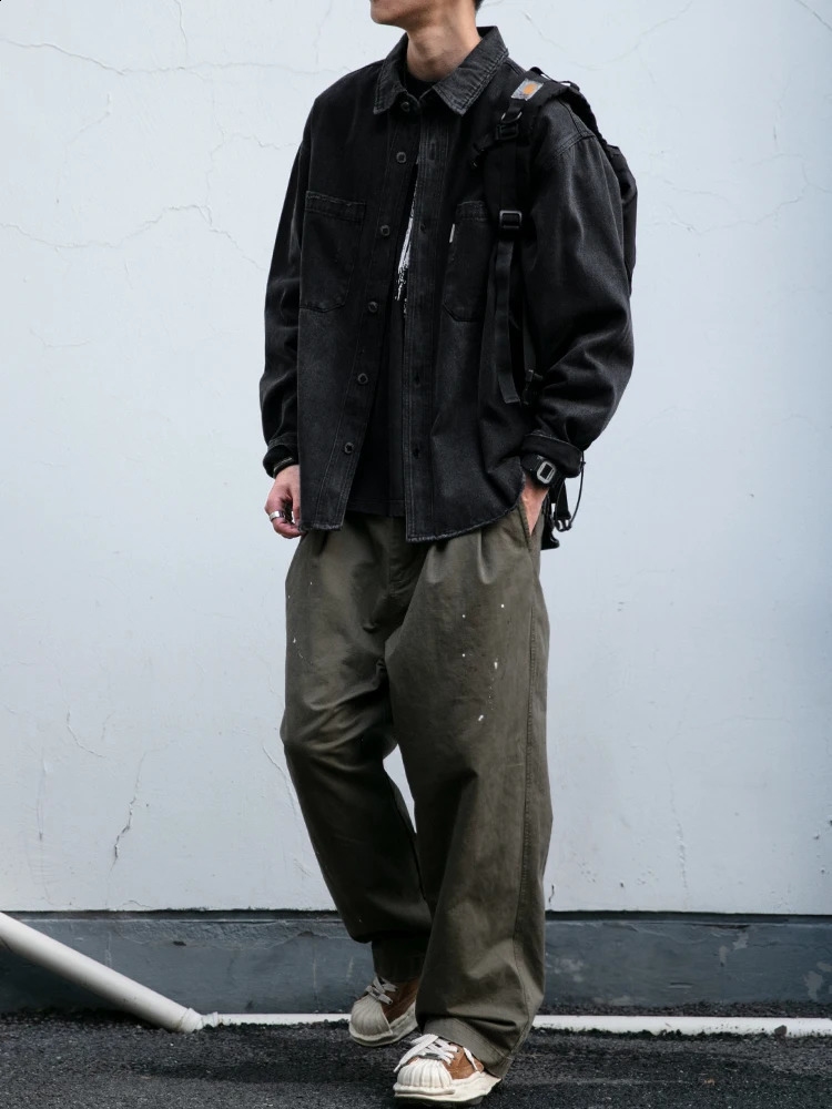 American vintage highquality mens cargo shirt Harajuku casual Distressed denim plus size black jacket clothing 250411