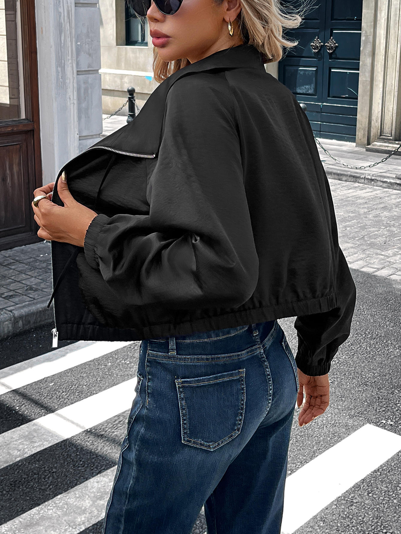 Women's Textured Fabric Lightweight Short Jacket, Casual Fashion Zip-Up Cropped Coat, Loose Fit with Lantern Sleeves, Perfect for Daily Outfits &