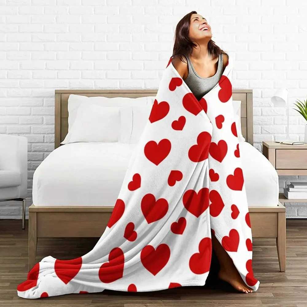 Throw Blanket Valentines Day Cute Red Love Hearts Decorative Flannel Throw Soft Cozy for Couch Bed Sofa All Season C251111