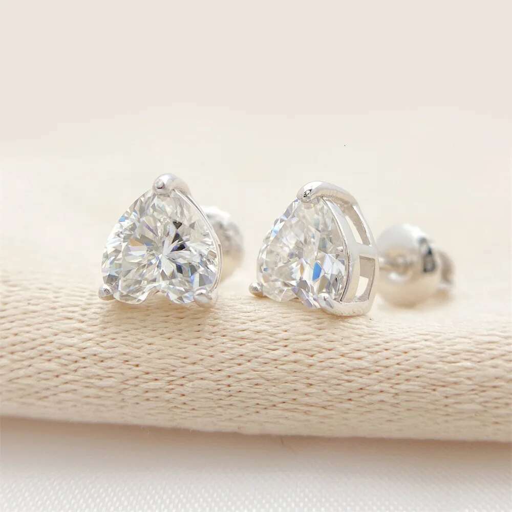 0.3-3CT Heart Moissanite Shaped Diamond Stud Earings D Color Womens Earrings 925 Silver Yellow Gold Top Quality for Women Gift