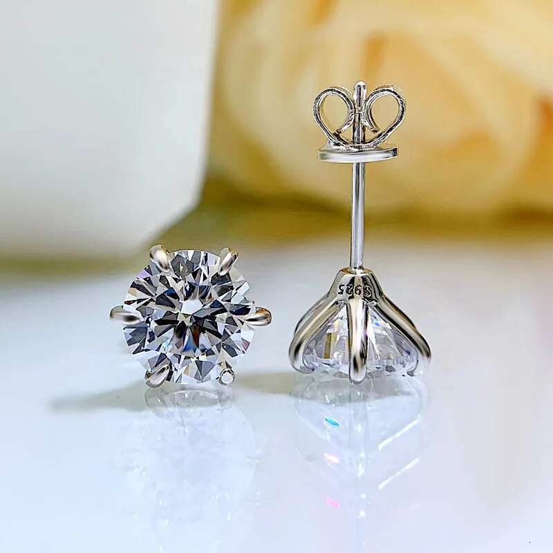 2025 Rulalei Classica Six Claw Round White Moissanite Diamond Soild 925 Sterling Silver Lady Stud Earring Gift Never Fade