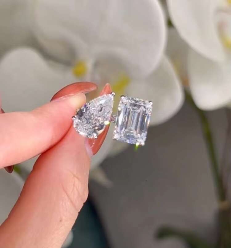 IGI Certificated 18K Solid Gold Wedding Promise Jewelry Women 5CT Emearld With 3CT Pear Cut Lab Grown Diamond Engagement Ring