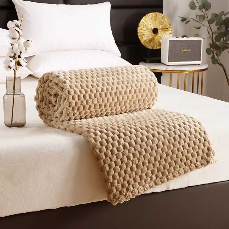 Super Ultra Soft Flannel Fleece Blanket Large Fluffy Warm Throw Over Bed Sofa Settee for Sofa/Couch/Bed Throw /Single Size Gray C251111