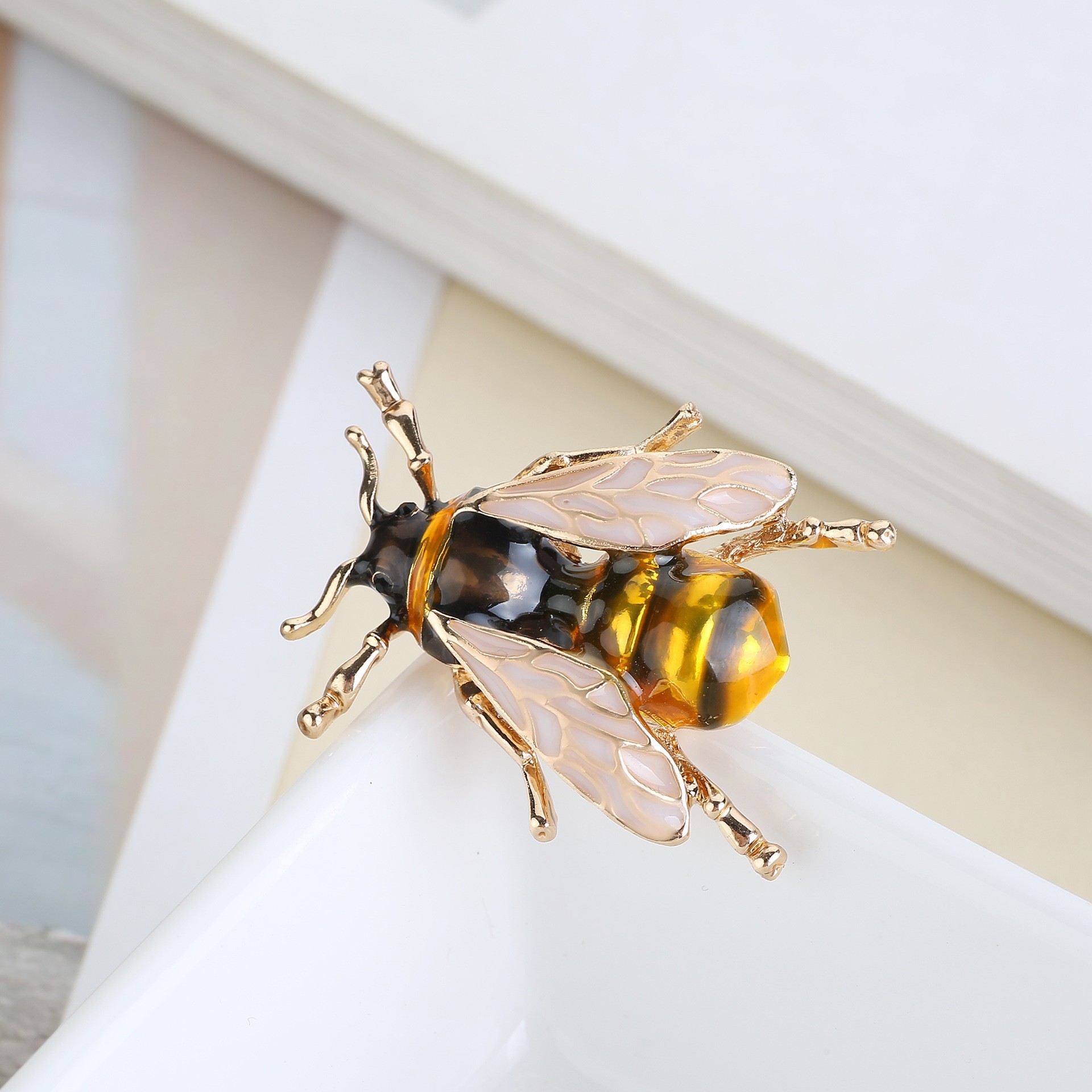 Classic Minimalist Design Charm Insect Brooch Meticulously Crafted Alloy Material Rhinestone With Brooch Exquisite Gift Womens Brooch