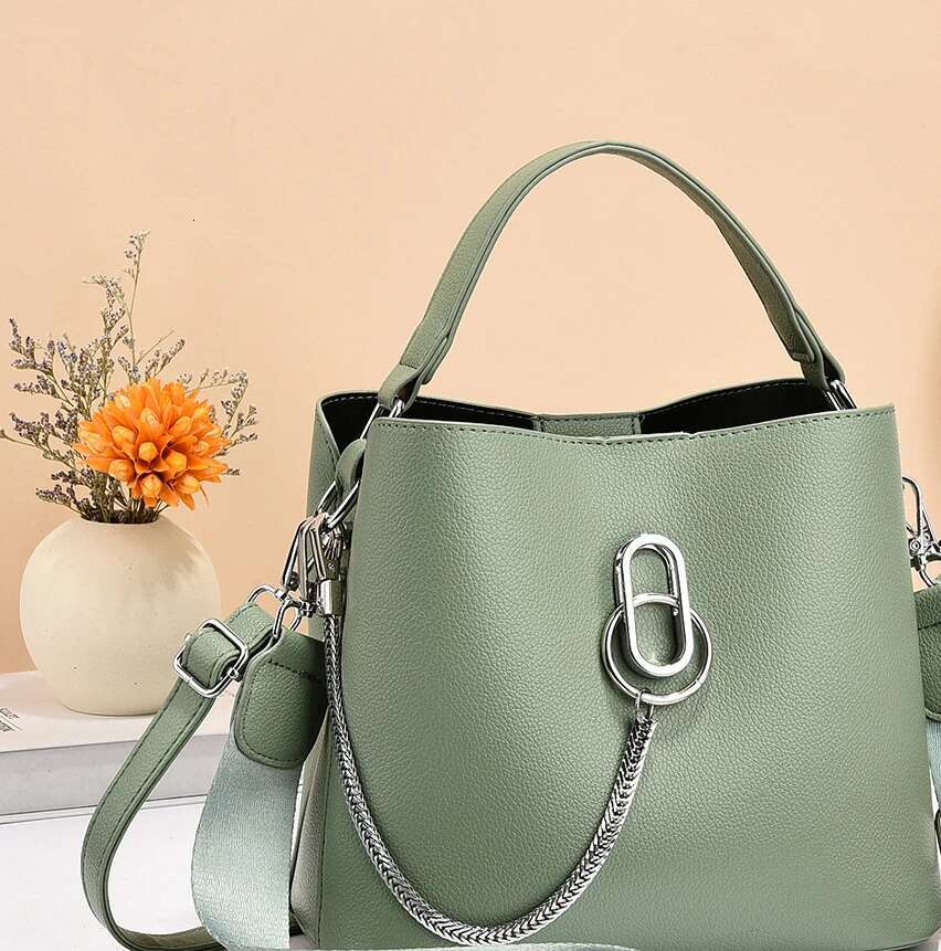 2025 New Fashion PU Chain Shoulder Strap Designer Women's Artificial Leather Large Capacity Handbag