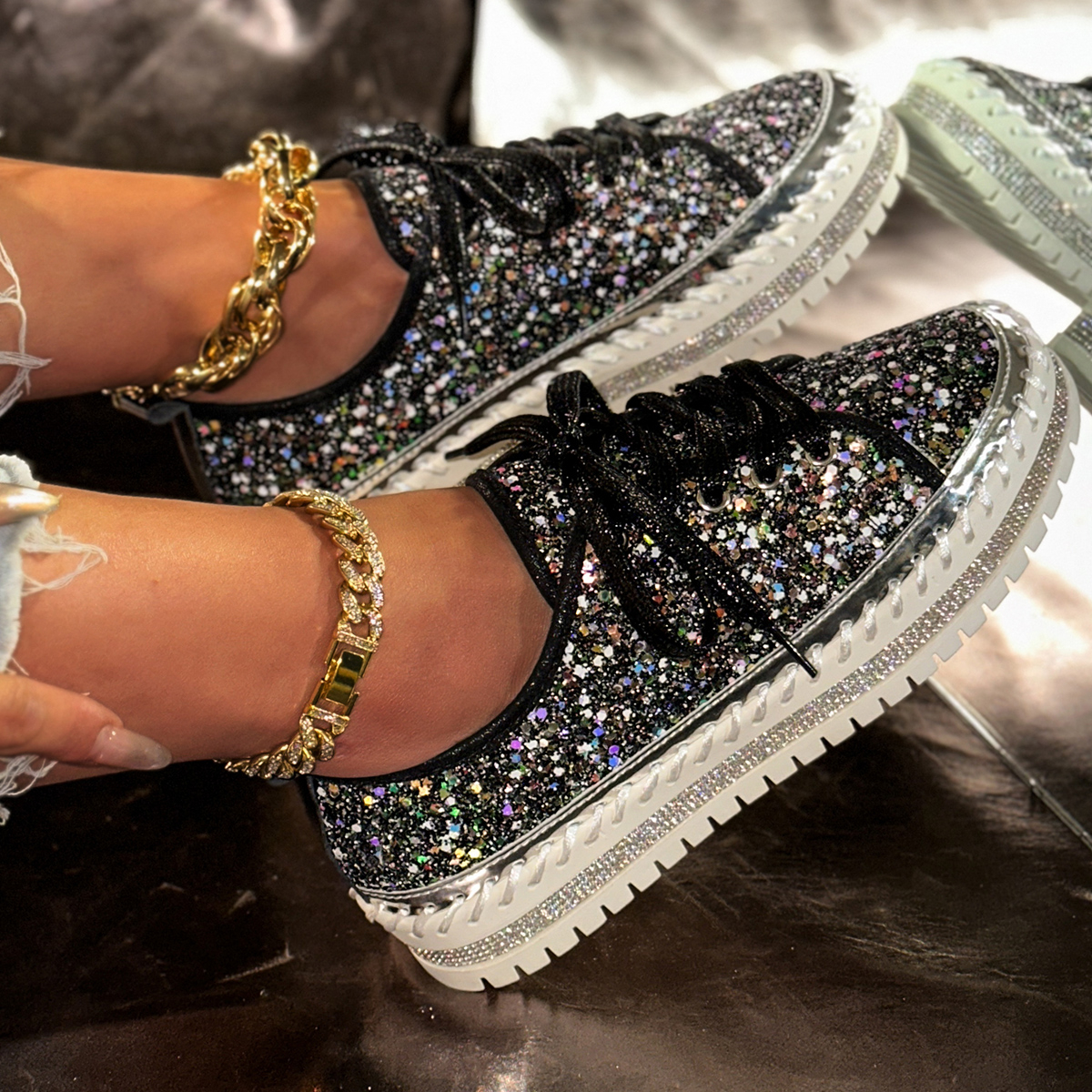 Elevated Comfort: Women's Thick hot Soled Shoes, Trendy Walking Loafers, Lightweight for Daily Use
