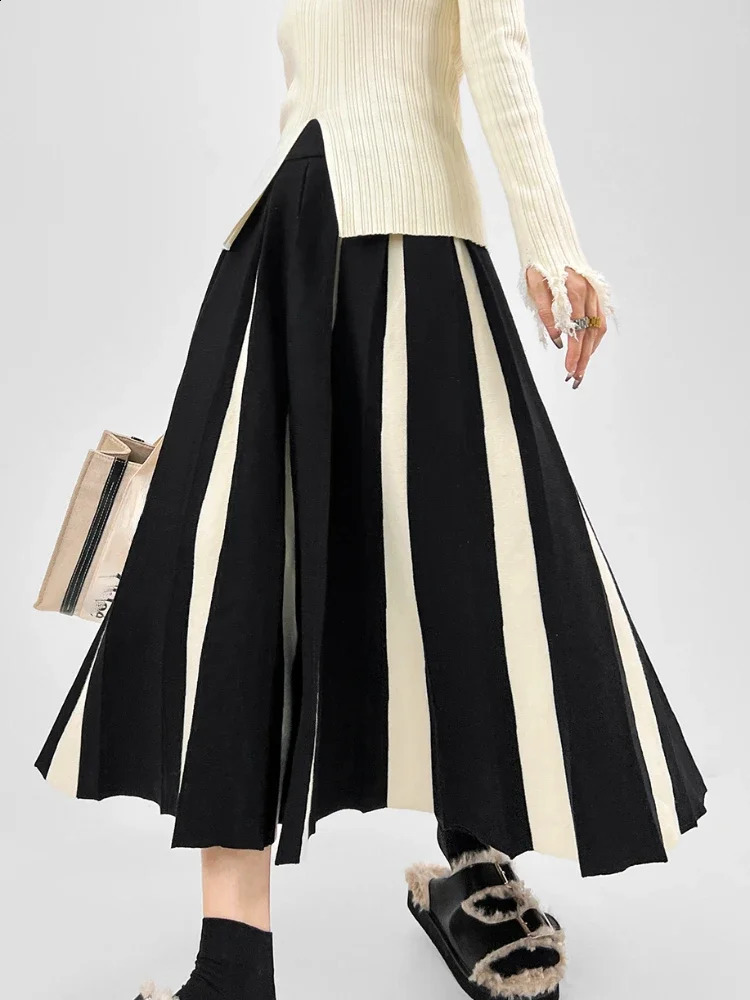 Elegant Womens Skiing Fashion 2024 Long Winter Knitted ALine Black and White High Waist Ultra Thin 250407