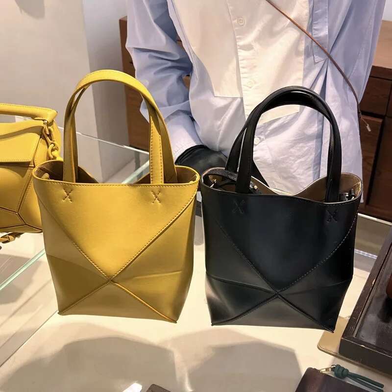 2024 New Large Capacity Foldable Soft Cow Leather Geometric Tote Women's Commuter Travel Bag Hip Hop Style Single Should
