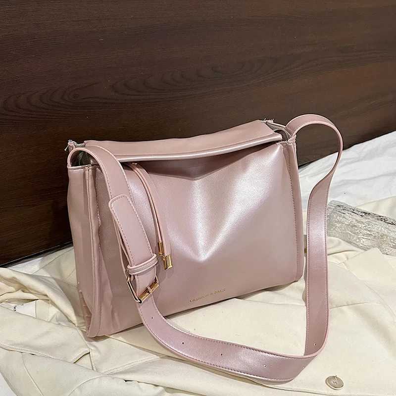2026 New Simple Crossbody Bag Handheld Single-Shoulder Bag for Women Versatile Fashionable Tote Commuter BagsT251110