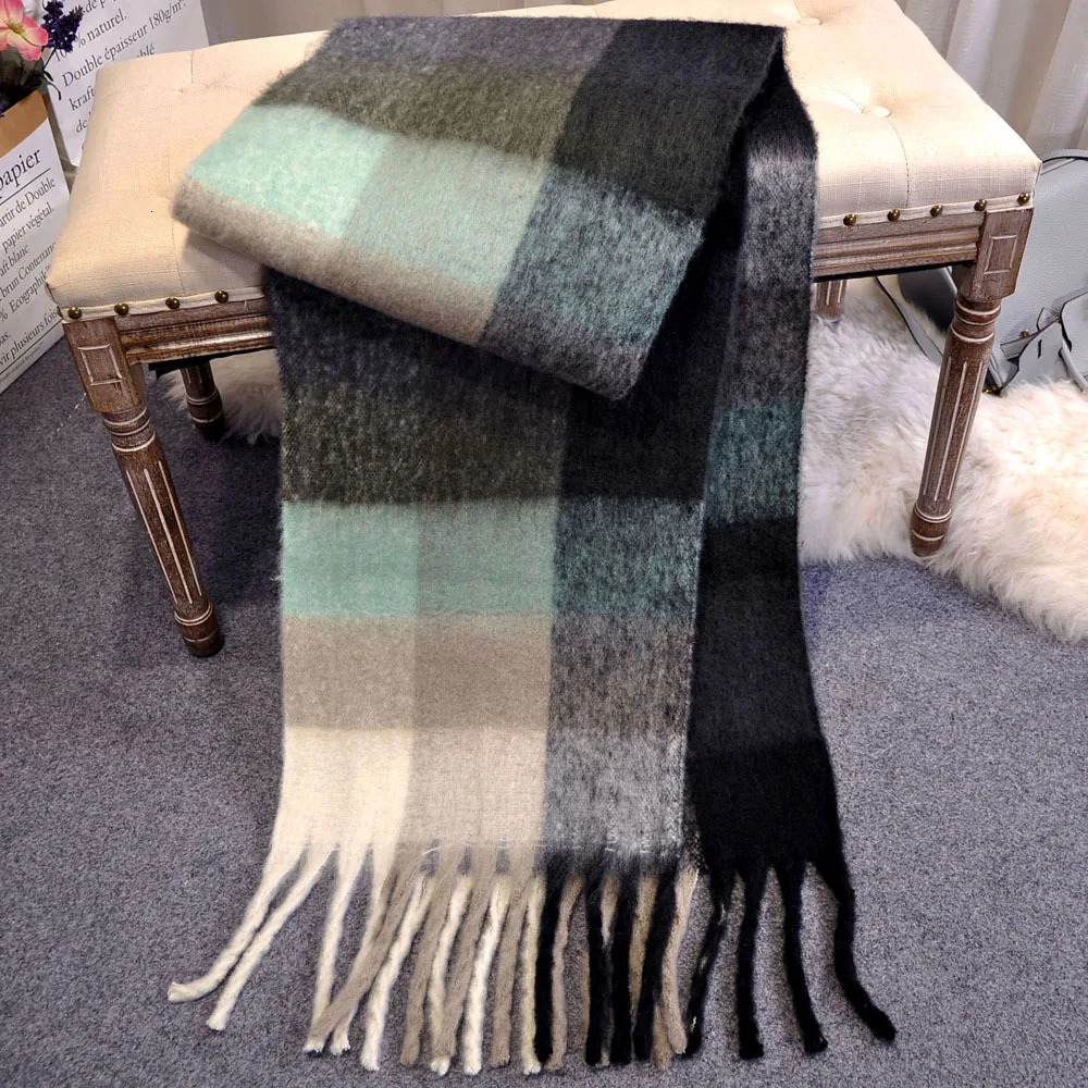 Cashmere Shawls in Autumn and Winter Fashion Colored Chequered Scarf Warms Students Men Women Thicker Tassel Plaid Scarves 251031