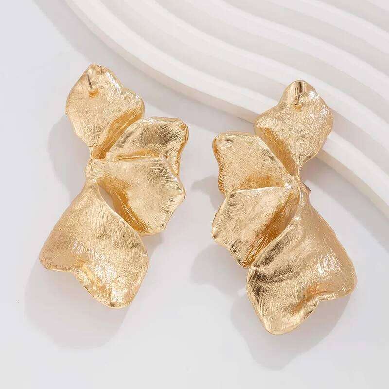 Elegant Ginkgo Leaves Half Flower Stud For Women Design Sense Gold Color Petals Piercing Earrings Ladies Jewelry