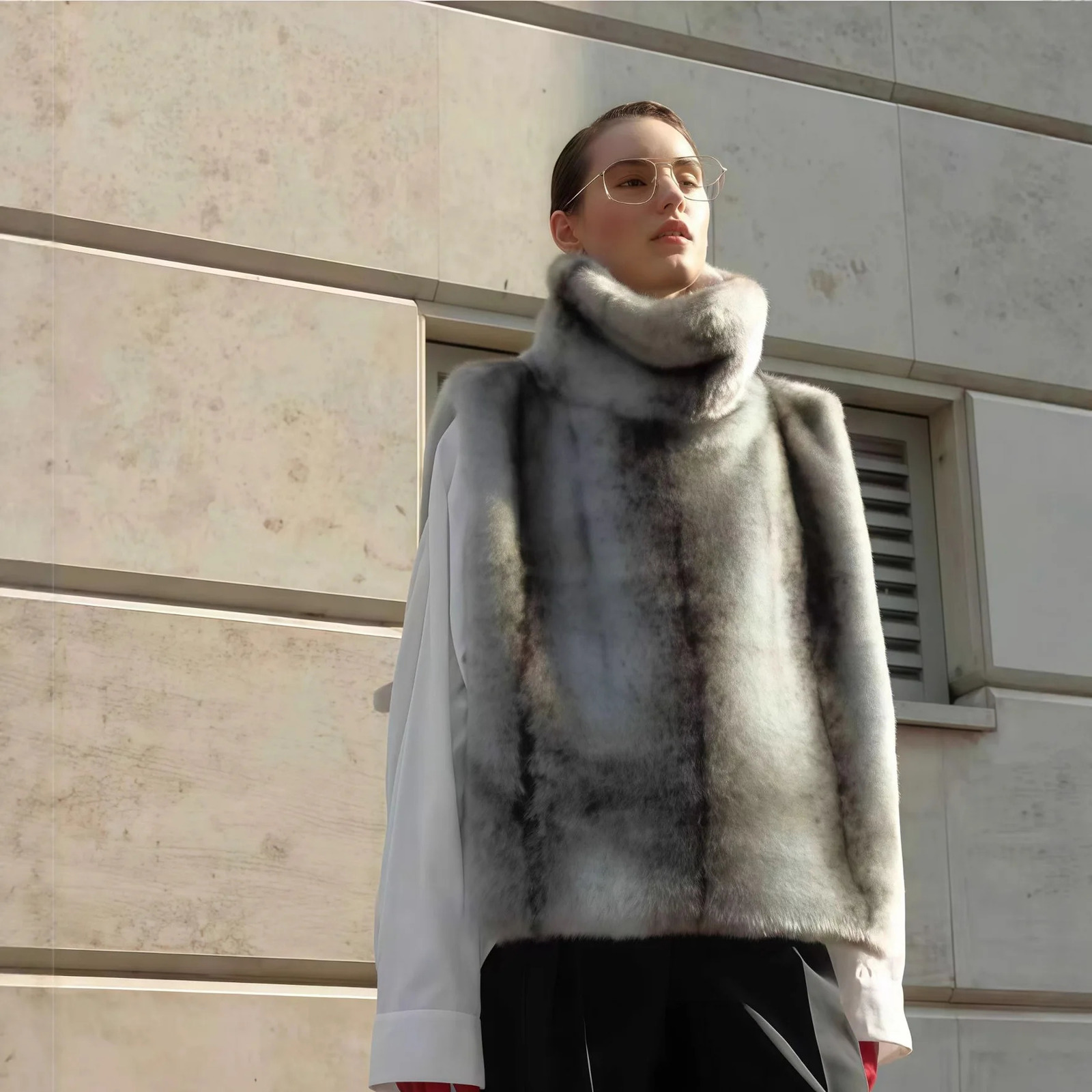 Desinged Winter Women Eco Fur Vest Loose Silver-Grey Standing Collar Lady Mink Fur Jacket Plush Sleeveless Fur Coat For Female 251110